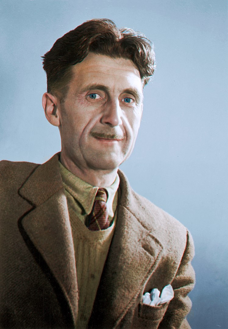 748px George Orwell c. 1940 41928180381 - Quién fue George Orwell y cuáles fueron sus obras más destacadas