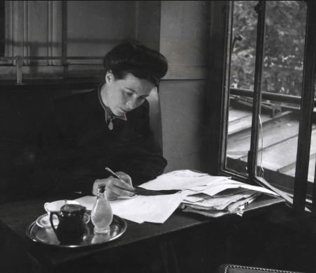 Kitzalet Simone de Beauvoir 5 - Simone de Beauvoir: figura clave del feminismo